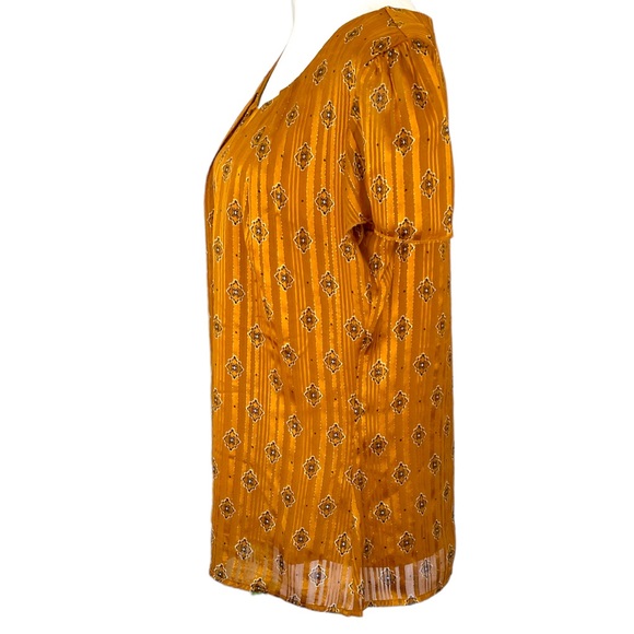 Sara Michelle Top with Beautiful Gold Accent - Picture 3 of 5